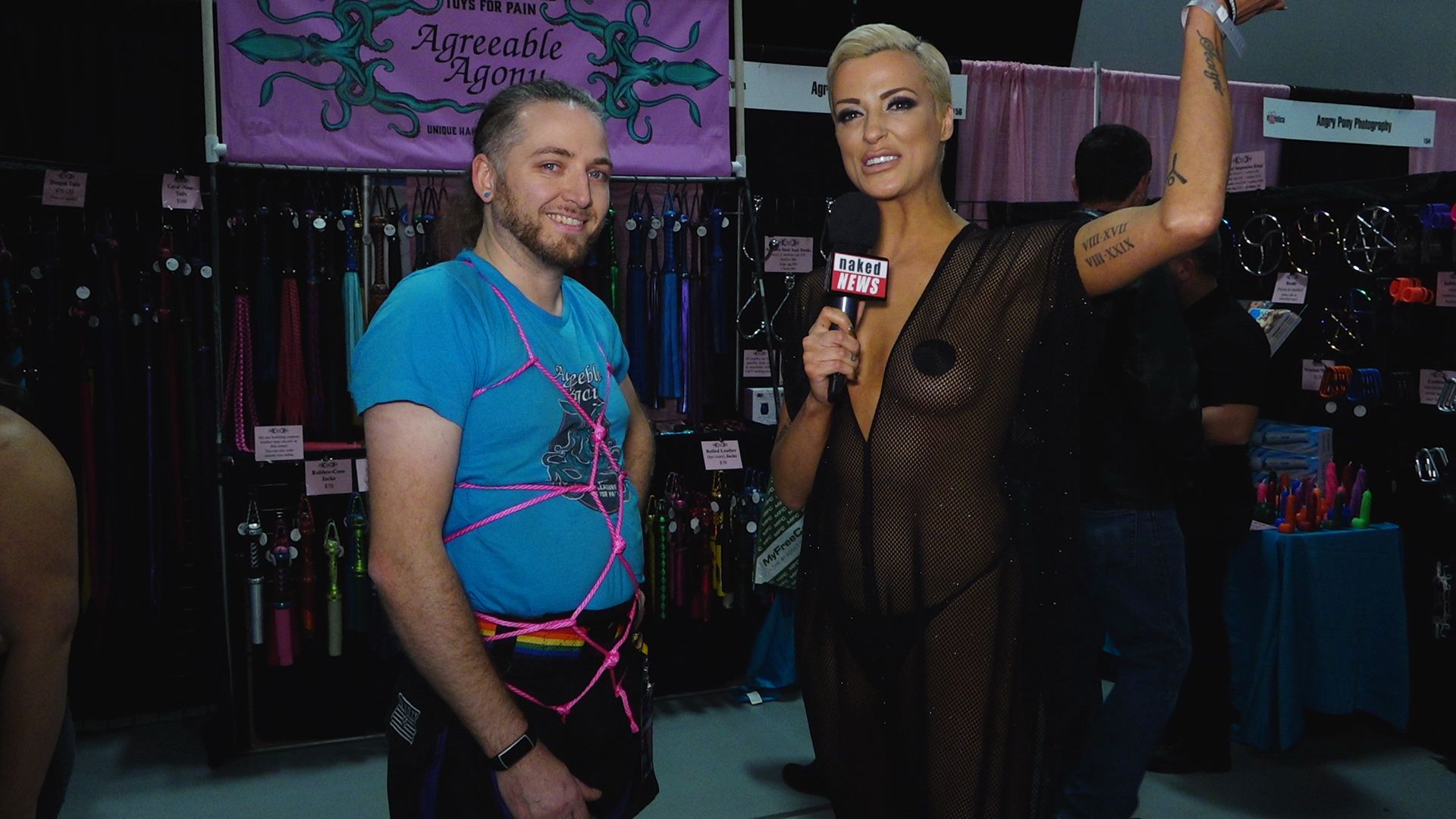 Laura Desiree In Naked Goes Pop