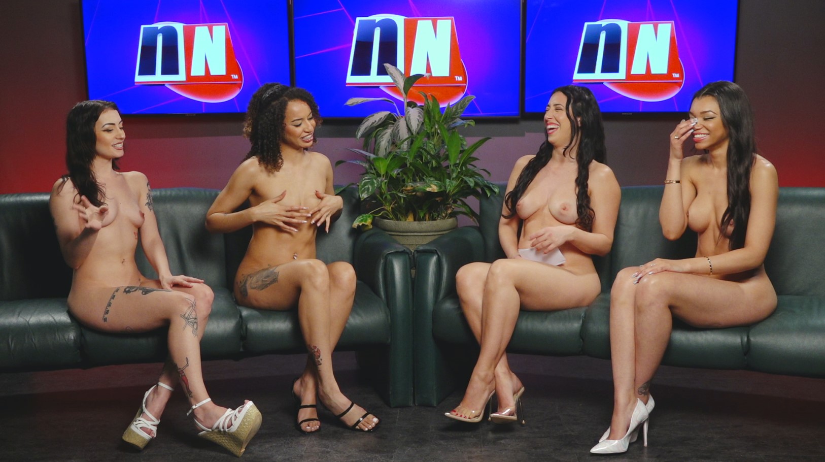 Isabella Rossini, Tia Larose, Ronnie Foxx, Angel Banks In Commentary